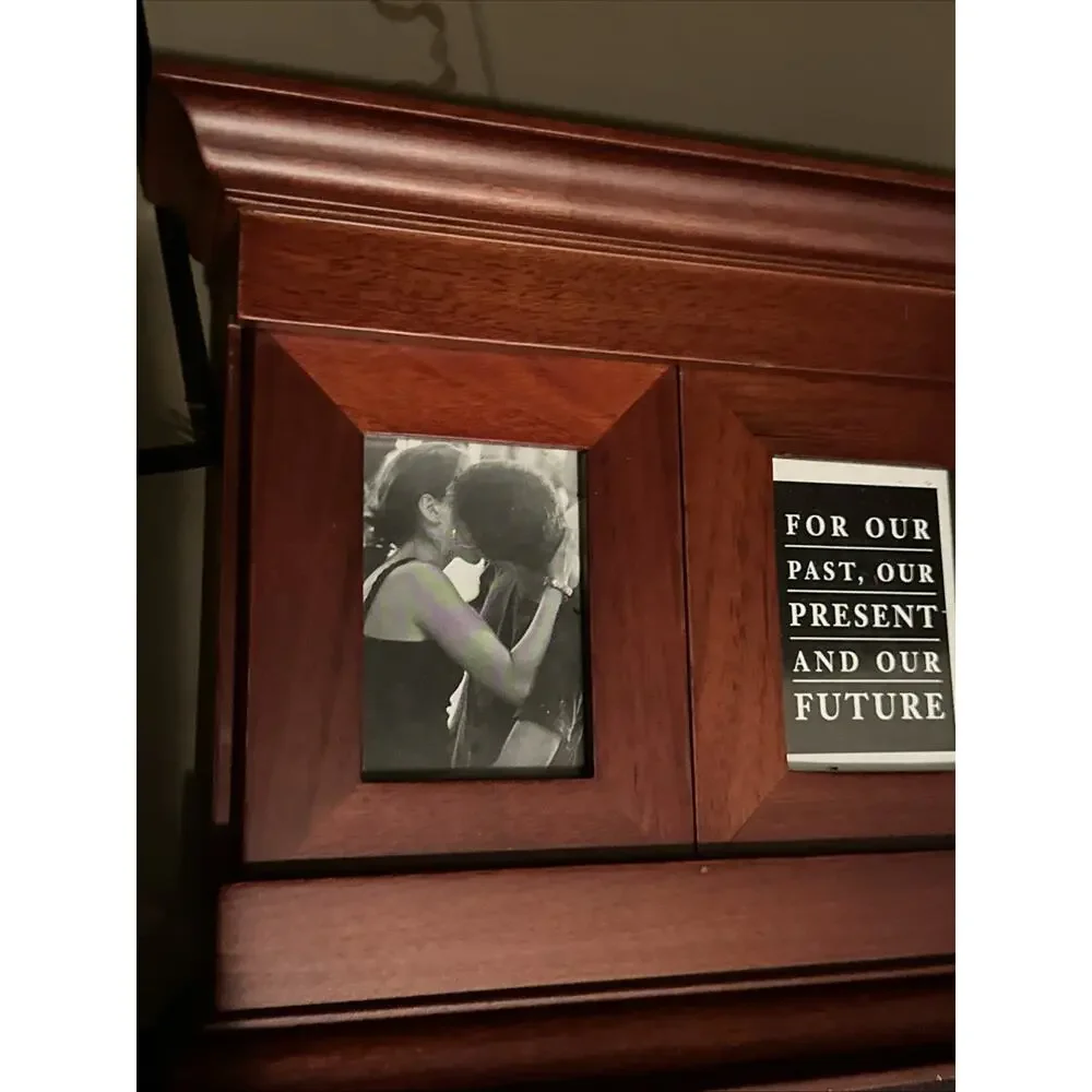 Free-Standing‎ Wood Three-in-One Picture Frame: (1) 4
